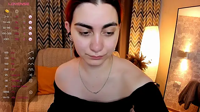 hannacheekss  online show from September 16, 2025, 2:12 am