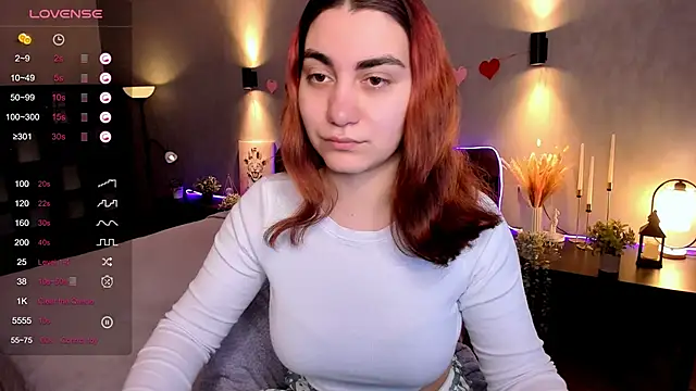 hannacheekss  online show from October 7, 2025, 2:09 am