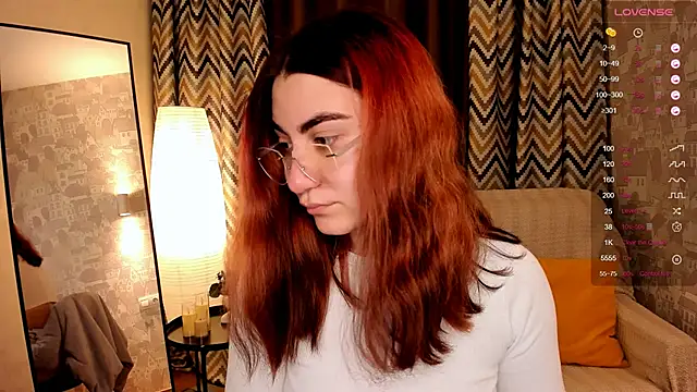 hannacheekss  online show from November 5, 2025, 2:11 am