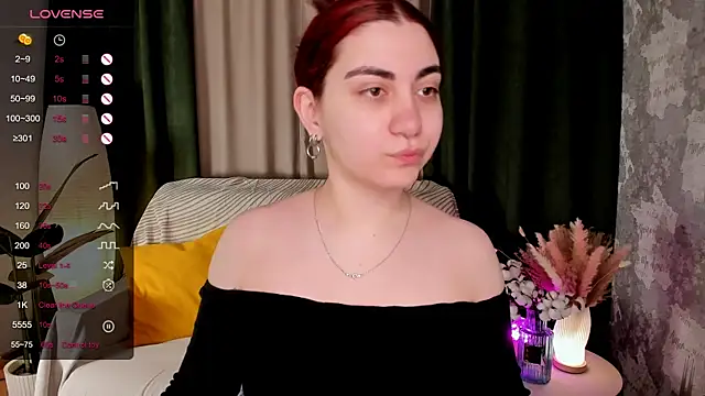 hannacheekss  online show from April 22, 2026, 2:03 am