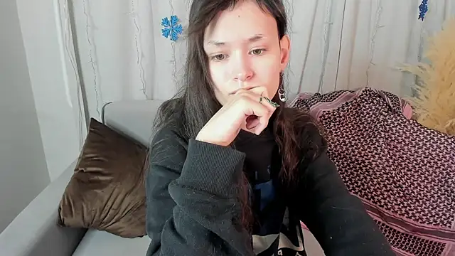 Emily Strikeee online show from December 24, 2024, 10:01 am