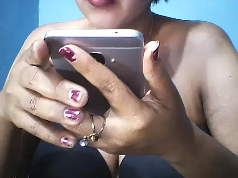 layanah12 online show from February 20, 2025, 6:24 pm