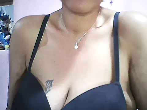 layanah12 online show from September 20, 2025, 6:09 pm