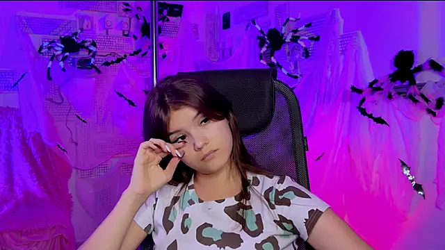 EvaThopson online show from October 29, 2025, 12:07 pm