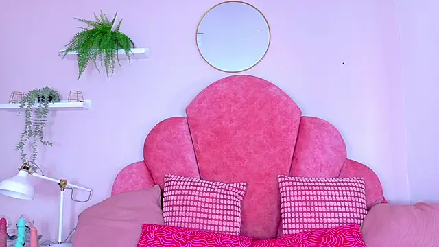 ChanelAdamss  online show from December 2, 2025, 7:53 pm