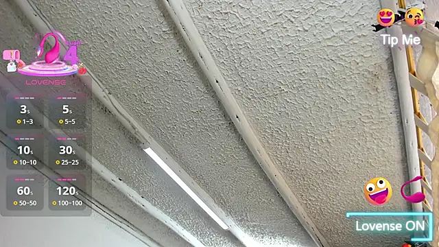 Selenakyle92  online show from October 8, 2025, 4:26 pm