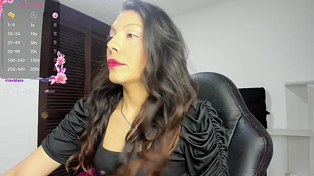 Snapshot of Selenakyle92_ chatting on June 5, 2026, 3:35 am Selenakyle92 online show from June 5, 2026, 3:35 am