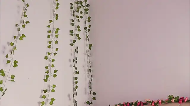 lylylovesyou online show from October 7, 2025, 5:59 am