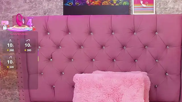 NahiaraReina online show from February 4, 2025, 1:27 pm