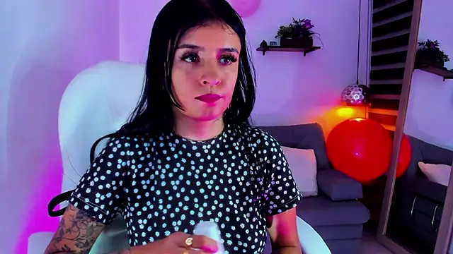 yenny garcia online show from November 4, 2025, 6:18 pm