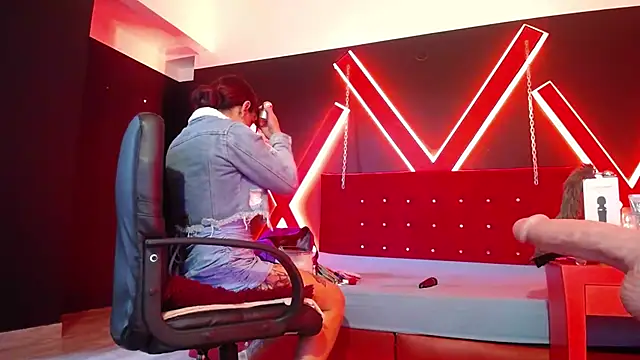 engel devil online show from October 4, 2025, 12:36 pm