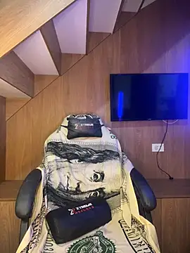 Bellahcha online show from April 21, 2026, 12:34 am