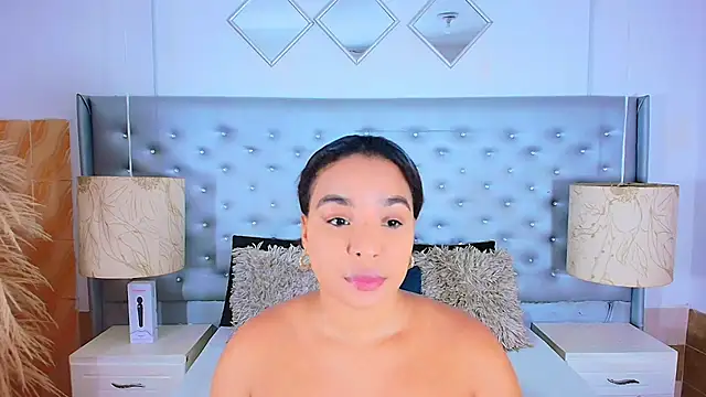 EileenBenzon online show from September 30, 2025, 3:06 pm