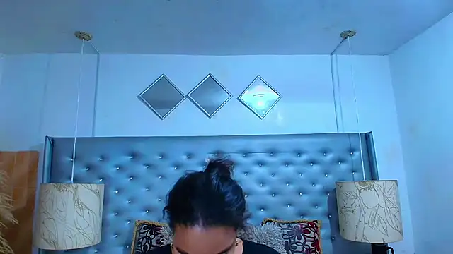 EileenBenzon online show from October 1, 2025, 4:07 am