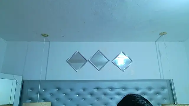 EileenBenzon online show from April 21, 2026, 2:12 pm