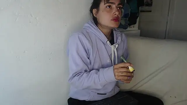 skinny sweet2411 online show from October 2, 2025, 10:55 am