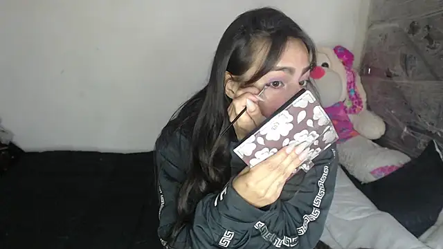 skinny sweet2411 online show from December 20, 2025, 12:07 am