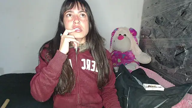 skinny sweet2411 online show from February 2, 2026, 6:28 pm