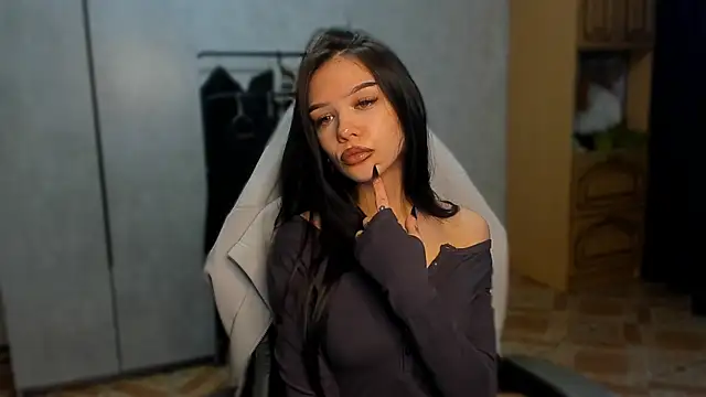 Snapshot of SweetyDeviliya chatting on May 15, 2026, 2:35 pm SweetyDeviliya online show from May 15, 2026, 2:35 pm