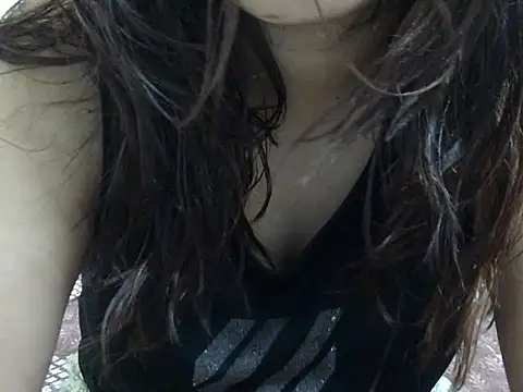 hottysameera online show from May 14, 2026, 3:13 am