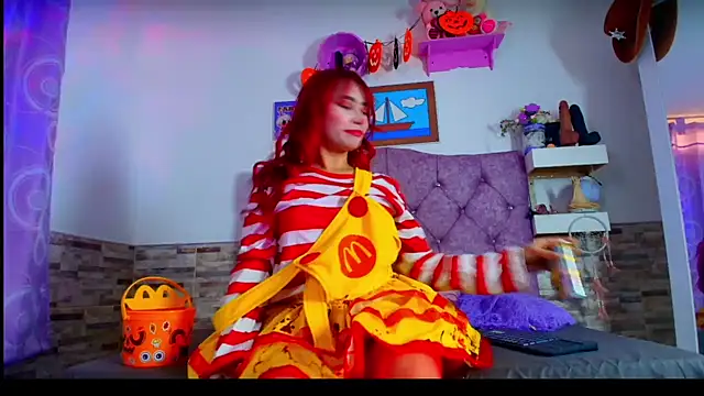 Melannytaylor online show from October 31, 2025, 9:05 pm