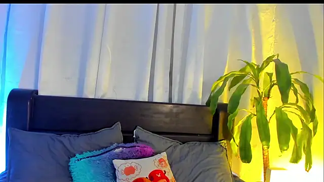 lanaa paul1 online show from January 25, 2025, 2:03 pm