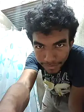 Reynold2608 online show from February 15, 2025, 11:14 pm