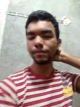 Reynold2608 online show from December 18, 2025, 4:13 pm