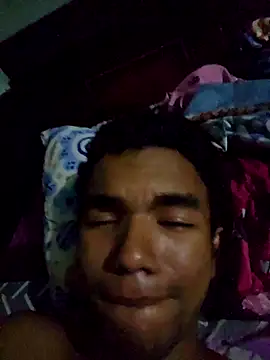 Reynold2608 online show from April 24, 2026, 2:25 am