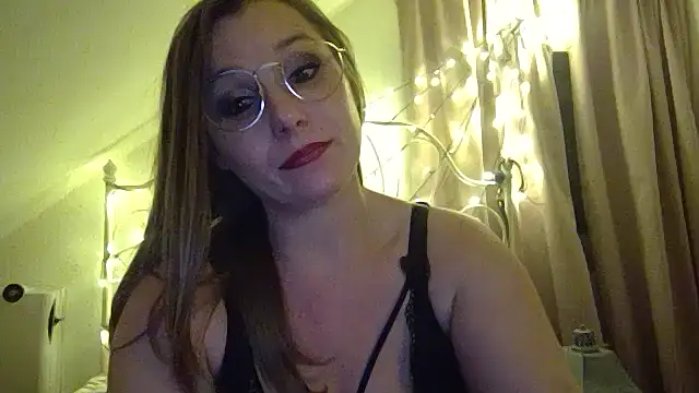 Snapshot of DevilsAngel13 chatting on December 13, 2024, 11:17 pm DevilsAngel13 online show from December 13, 2024, 11:17 pm