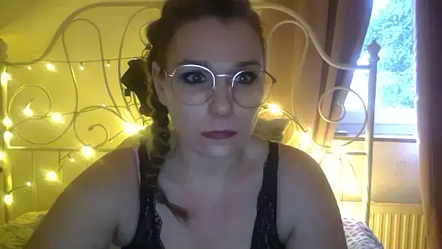 Snapshot of DevilsAngel13 chatting on December 21, 2024, 2:04 pm DevilsAngel13 online show from December 21, 2024, 2:04 pm