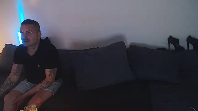 Snapshot of DevilsAngel13 chatting on February 5, 2025, 10:44 pm DevilsAngel13 online show from February 5, 2025, 10:44 pm