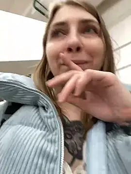 Sunny   Bunny online show from December 4, 2024, 4:27 pm