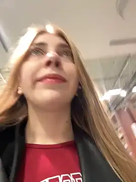 Sunny   Bunny online show from November 5, 2025, 1:11 pm