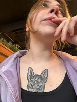 Snapshot of Sunny___Bunny chatting on July 7, 2026, 1:04 pm Sunny Bunny online show from July 7, 2026, 1:04 pm