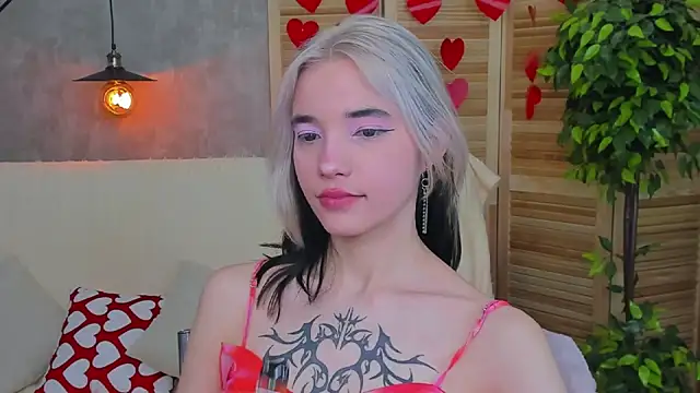 as1an girlfriend online show from February 14, 2025, 6:45 am