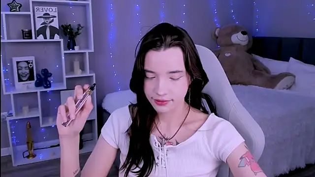 as1an girlfriend online show from May 15, 2026, 3:46 am
