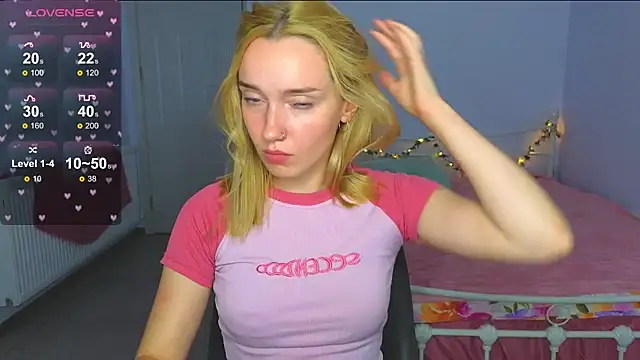 Wild Sophie  online show from September 21, 2025, 6:42 pm