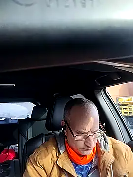 Snapshot of hardandready3523 chatting on March 4, 2025, 1:38 pm hardandready3523 online show from March 4, 2025, 1:38 pm