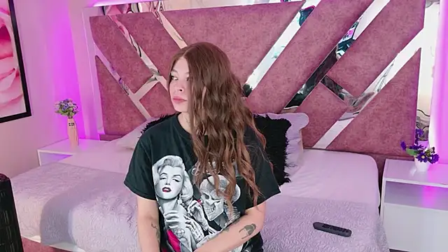 KatherineGomez online show from April 6, 2026, 4:46 am