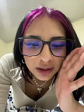 Hilary pinkk online show from February 5, 2025, 2:19 am