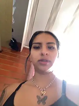 Hilary pinkk online show from November 5, 2025, 7:36 pm