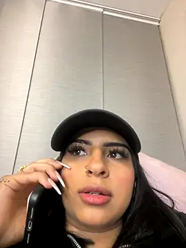 Hilary pinkk online show from December 5, 2025, 3:15 am