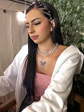 Hilary pinkk online show from April 22, 2026, 1:08 am