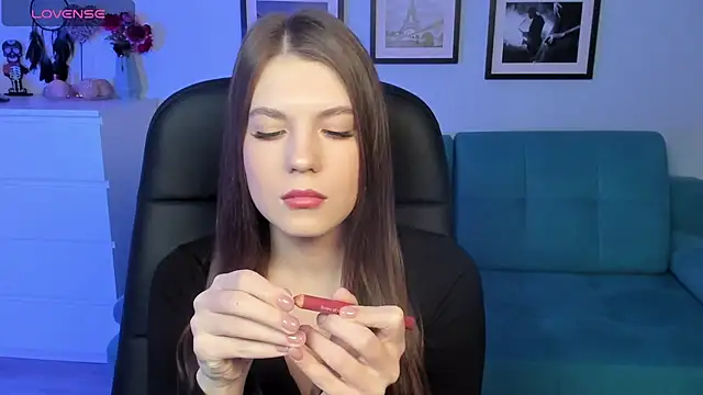 BellaSweetHeart online show from March 19, 2025, 12:12 pm