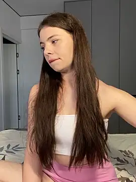 Snapshot of CurlyLara chatting on September 17, 2025, 9:33 am CurlyLara online show from September 17, 2025, 9:33 am