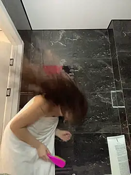 Snapshot of CurlyLara chatting on November 10, 2025, 7:24 pm CurlyLara online show from November 10, 2025, 7:24 pm