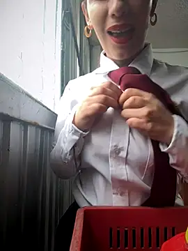 Alysson-- online show from November 6, 2025, 2:29 pm