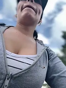 Alysson-- online show from April 18, 2026, 1:48 pm