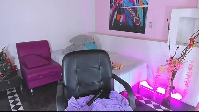 lunoxx  online show from December 29, 2024, 1:28 pm